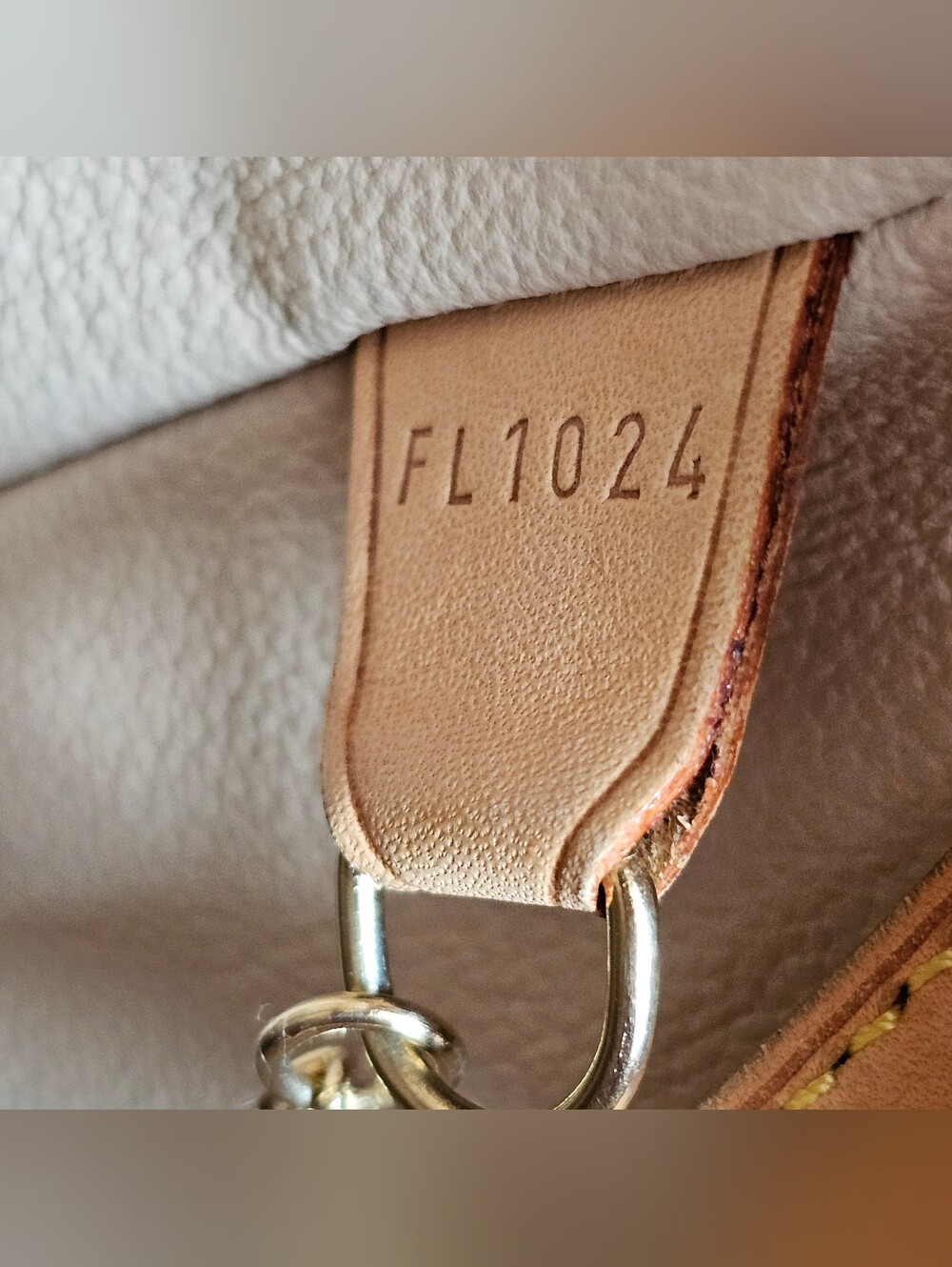 🔥 Louis Vuitton Bucket Bag 🔥 - Picture 9 of 10